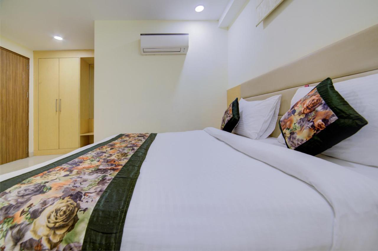 Hotel D'Capitol - Delhi Airport New Delhi Extérieur photo