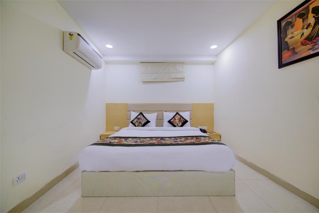 Hotel D'Capitol - Delhi Airport New Delhi Extérieur photo