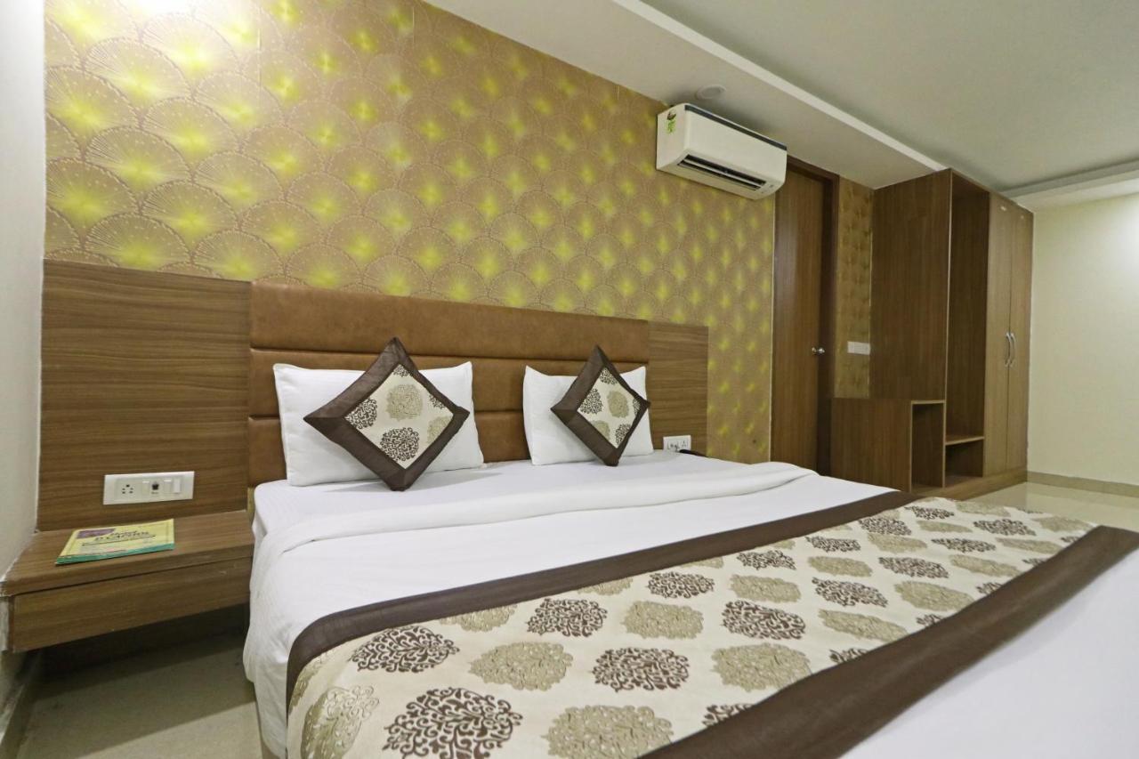 Hotel D'Capitol - Delhi Airport New Delhi Extérieur photo