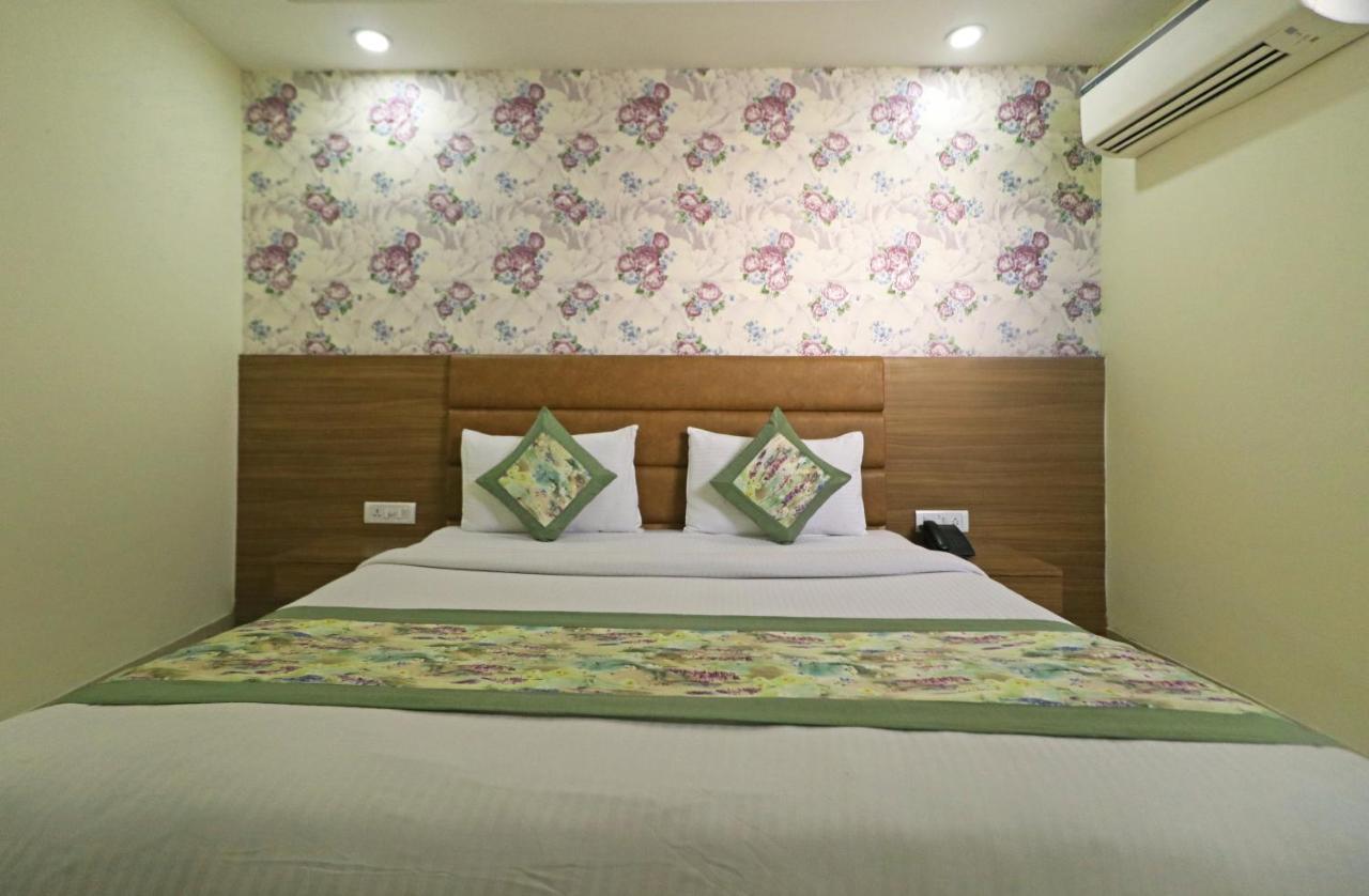 Hotel D'Capitol - Delhi Airport New Delhi Extérieur photo