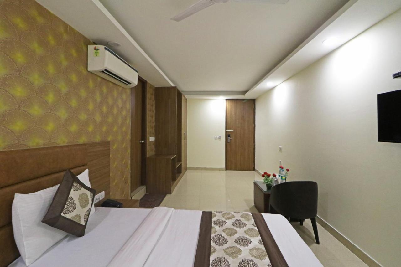 Hotel D'Capitol - Delhi Airport New Delhi Extérieur photo