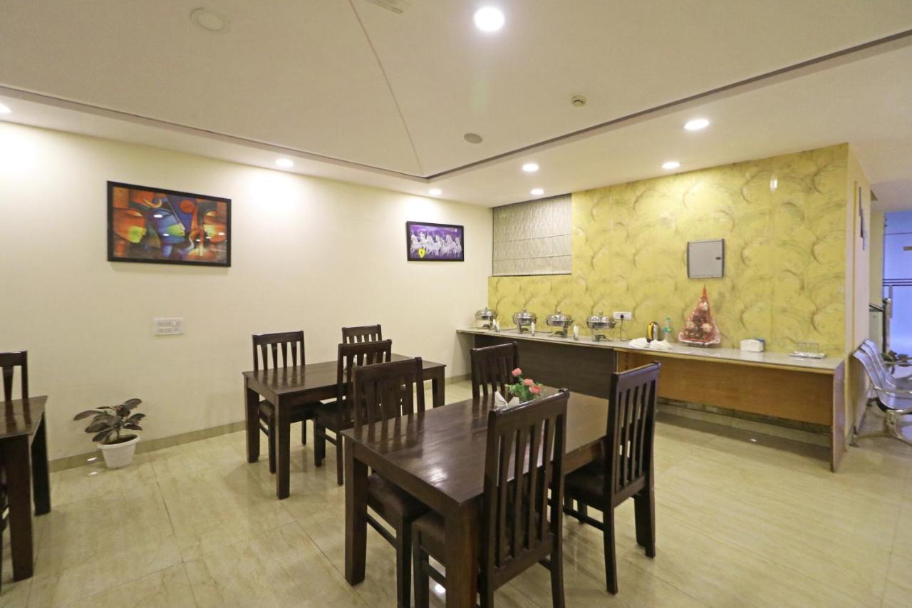 Hotel D'Capitol - Delhi Airport New Delhi Extérieur photo