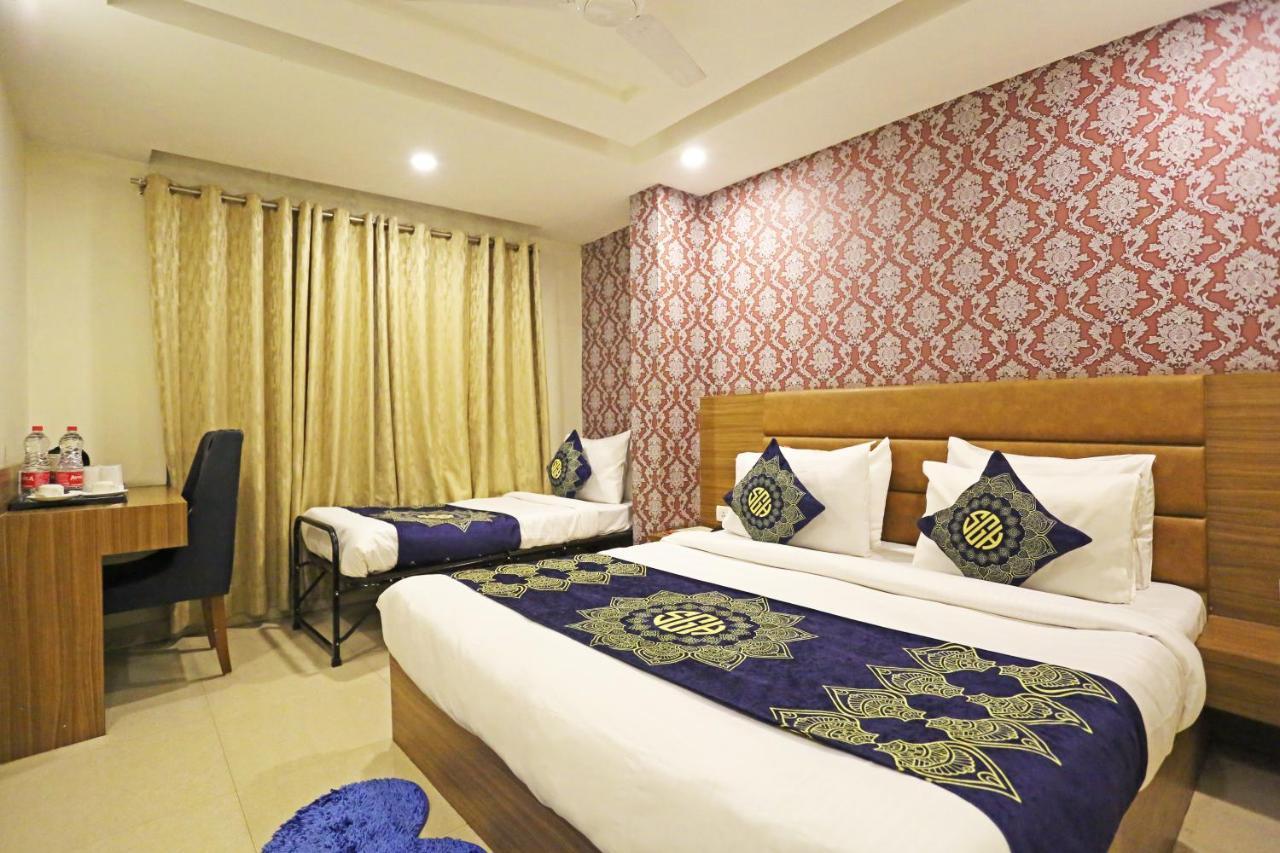 Hotel D'Capitol - Delhi Airport New Delhi Extérieur photo