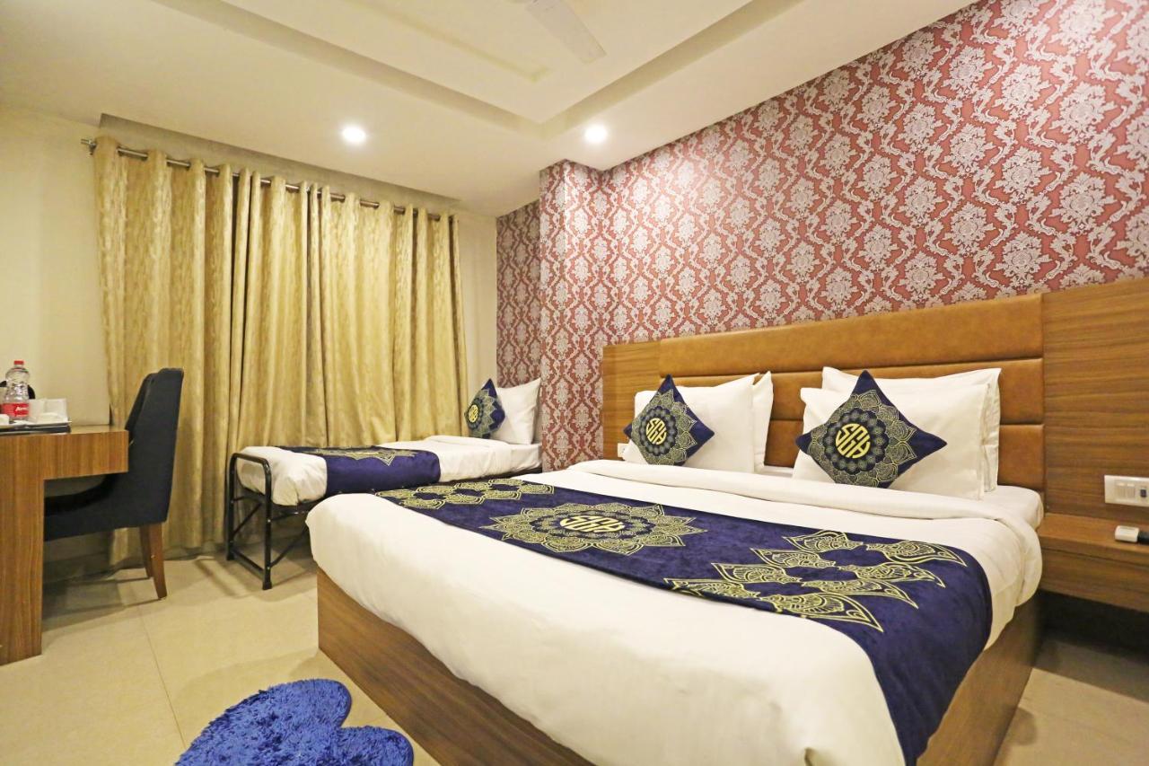 Hotel D'Capitol - Delhi Airport New Delhi Extérieur photo