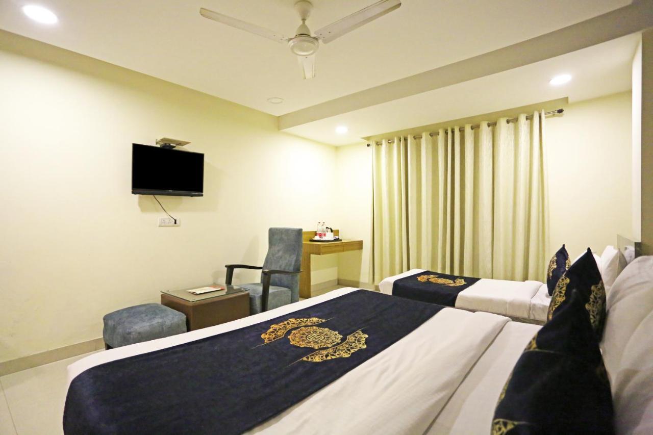 Hotel D'Capitol - Delhi Airport New Delhi Extérieur photo