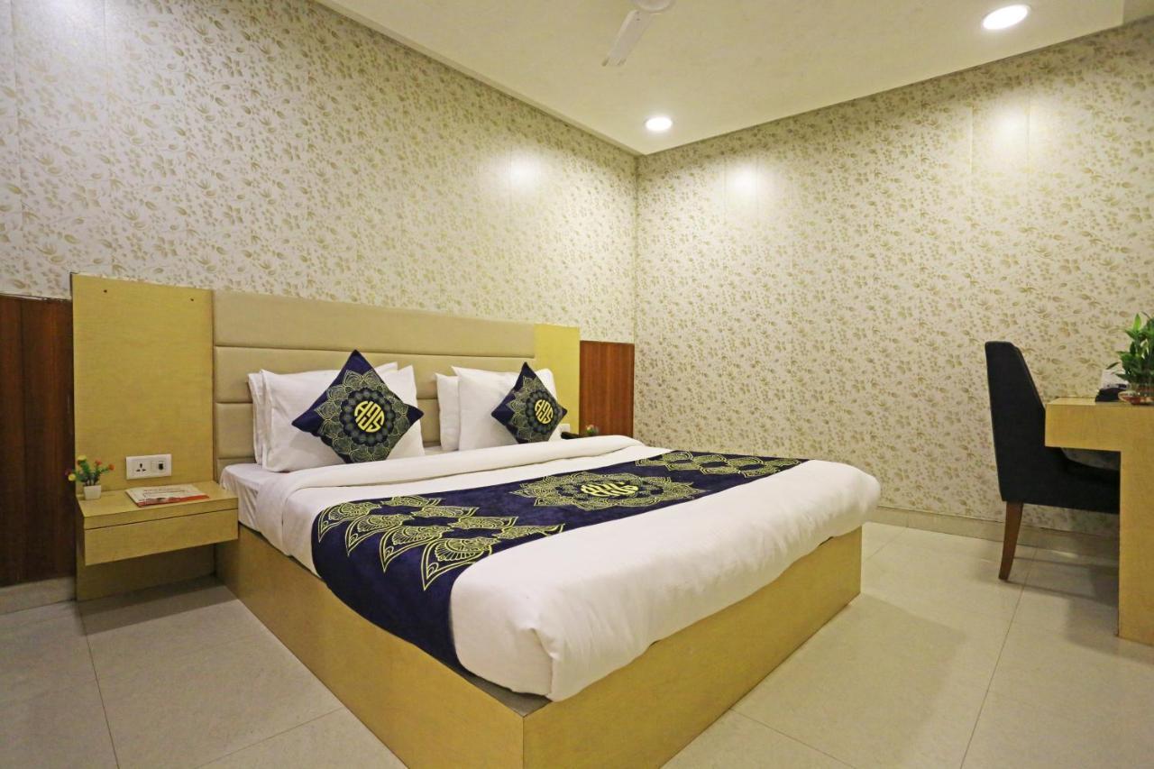 Hotel D'Capitol - Delhi Airport New Delhi Extérieur photo